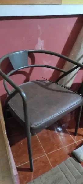 Kursi bersi informa coklat empuk
