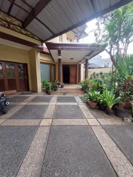 Dijual Cepat Rumah Secondary Terawat dalam Komplek di Pasar Minggu