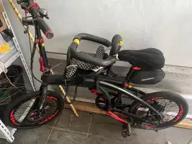 Sepeda lipat pasific
