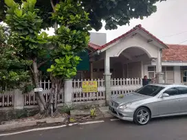 Dijual Cepat Rumah Tua Lingkungan Nyaman