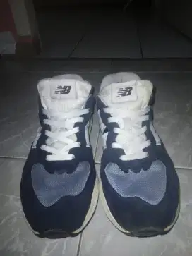 For sale new balance 5740 second