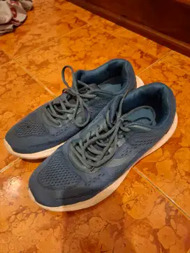 Sepatu Lari Diadora Como Size 43