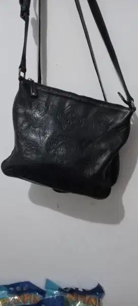 Tas kulit slempang