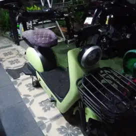 Sepeda listrik merk uwinfly RF6 warna hijau