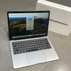 macbook air 2019 8/256 inter core i5 fullset second