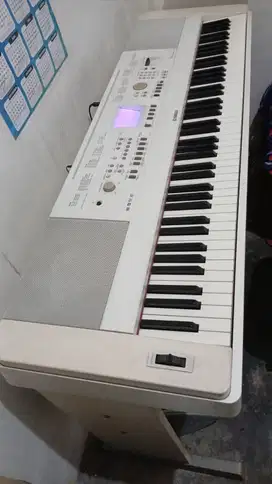 KEYBOARD YAMAHA DGX650