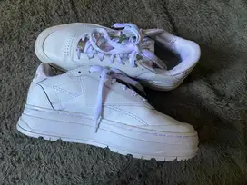 Reebok size 37,5
