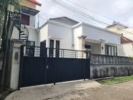 Rumah kawasan elite semifurnished di taman griya Jimbaran