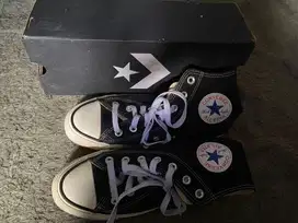 Converse size 38 second like new