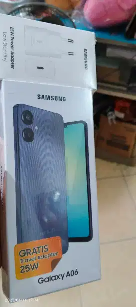 Samsung A06 4/64GB + CHARGER