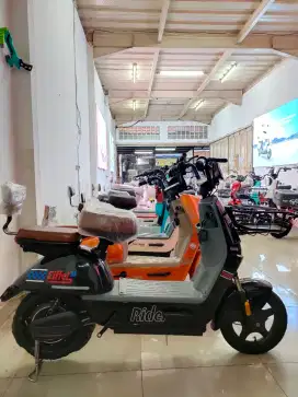 Sepeda Listrik Black Rider