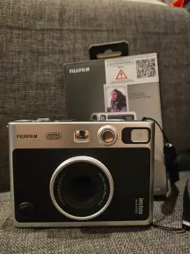 Fujifilm instax EVO black