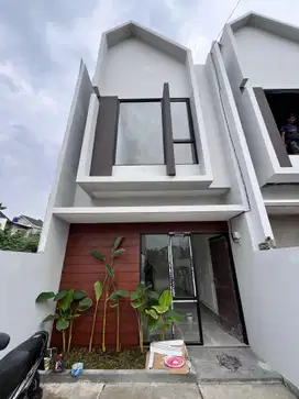 Barang langka! Rumah Mewah Ready dengan Tanah Luas 800 Jutaan
