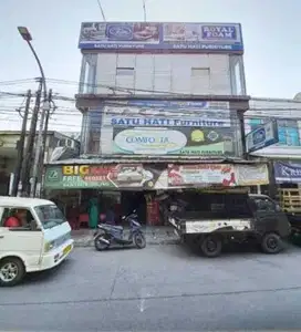 Disewakan! 2 Ruko 3 Lantai Strategis di Pusat Komersial Ciputat