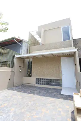Rumah baru arcamanik cisaranten deign tropical house