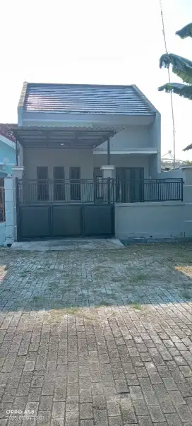Rumah Perum Latsari Indah No. 17