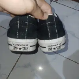 Sepatu Converse One Star