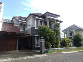 RUMAH DIJUAL SLEMAN JOGJA LUAS STRATEGIS DEKAT RINGROAD UTARA