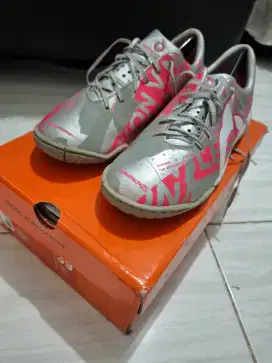 Sepatu Futsal ORTUSEIGHT Catalyst Legion V4