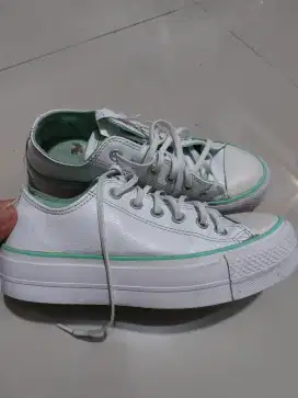 sepatu converse