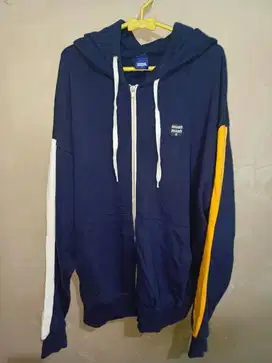 HOODIE ZIPPER FULL TAG MUAH MUAH ORIGINAL BARANG IMPORT MULUS