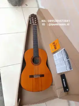 Yamaha CS40 Original travel size 3/4 Gitar Klasik + Senar baru nilon