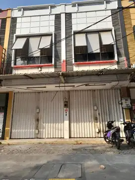 Disewakan ruko gandeng 2 lantai strategis di duren sawit jakarta timur