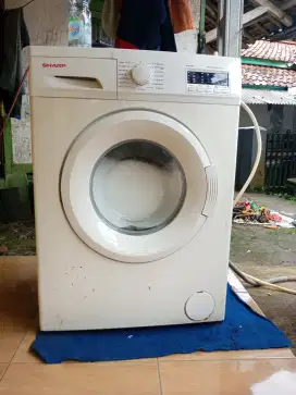 Mesin cuci front loading