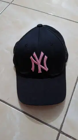 Topi branded kualitas terbaik