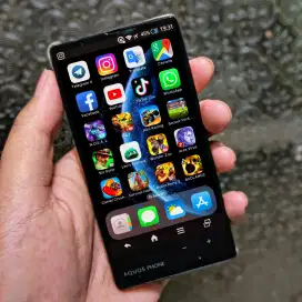 Sharp Aquos 303SH Pemakaian 8 Tahun