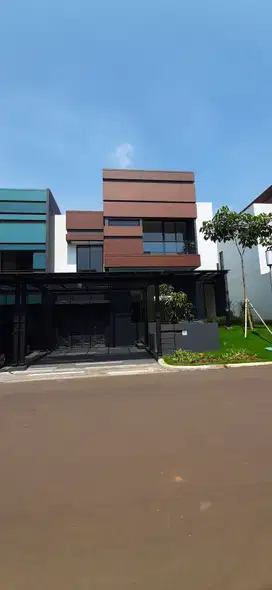 DISEWAKAN Rumah Cluster MOZART 2 Utara Model Premium Sumarecon Serpong