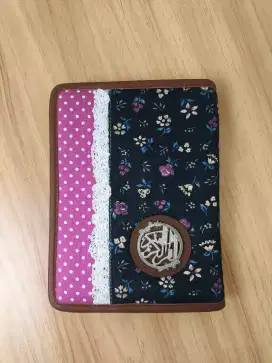 Cover Al Quran Madina Zhafira Zipper Polkadot A6