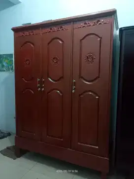 Lemari jati pintu tiga 3 bekas dah melamin di bogor