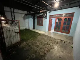 Rumah Di kontrakan 2 Lantai Strategis di Kota Depok Nego
