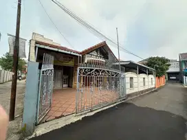 Rumah Luas di Sarijadi Kota Bandung LT 266 Harga 3 Milyar
