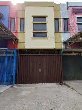 DIJUAL RUKO PANJANG!! BANGUNAN LUAS!! SIAP HUNI!!