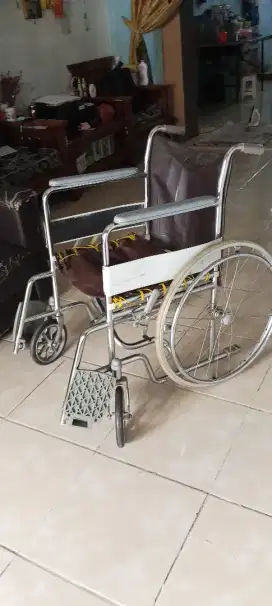 Kursi Roda bekas.