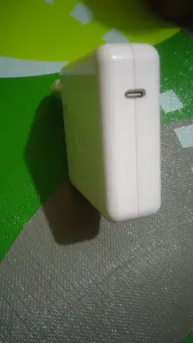 Adaptor 87w . C to C. Buat laptop apple macbook. Carger besar