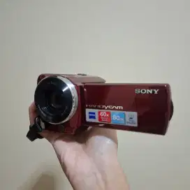 Sony Handycam DCR-SR68 Camcorder Red 80GB 60X Optical