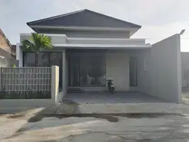 Rumah Megah Murah Carport 2 Mobil Di Dekat SPBU Kadisoka Purwomartani