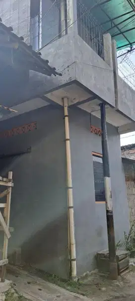 RUMAH 2 LANTAI DIKONTRAKKAN atau DIJUAL MURAH, SELANGKAH KE KAMPUS UGM
