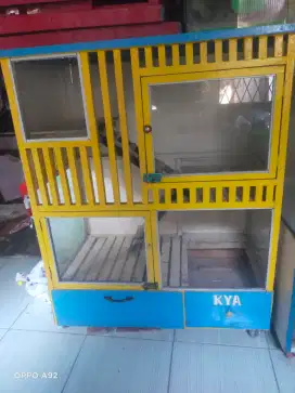 Kandang kucing kayu kaca pakai roda