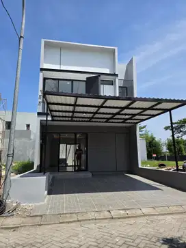 Siap huni depan taman citraland greenlake wiyung