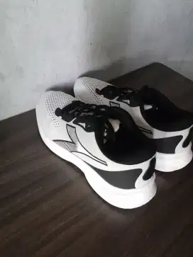 Sepatu Diadora New Original