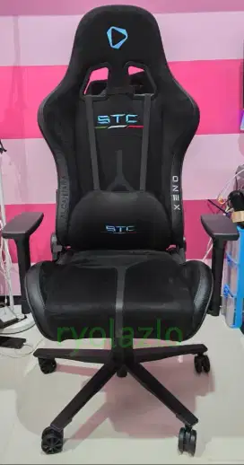 kursi gaming Onex STC Alcantara