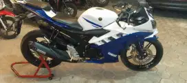 Yamaha R15 v2 tahun 2015
