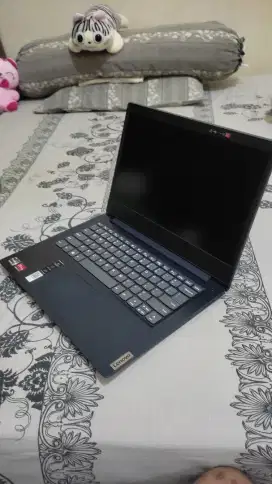 Laptop Lenovo Ideapad Slim 3 AMD Ryzen 7 4700u CAKEP!!