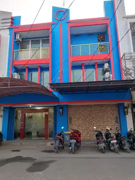 Disewakan Ruko Gandeng Siap Pakai Strategis.Di Harapan Indah 2 Bekasi