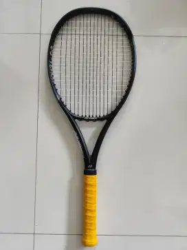 Raket tenis Yonex tipe ezone agua black