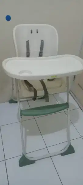 Baby chair atau kursi makan bayi